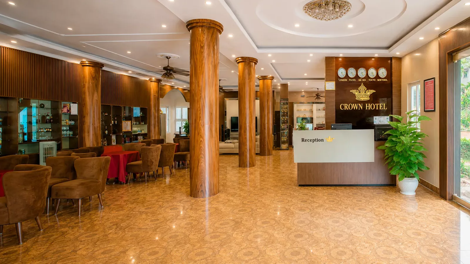 Sảnh lễ tân Crown Hotel Thái Nguyên