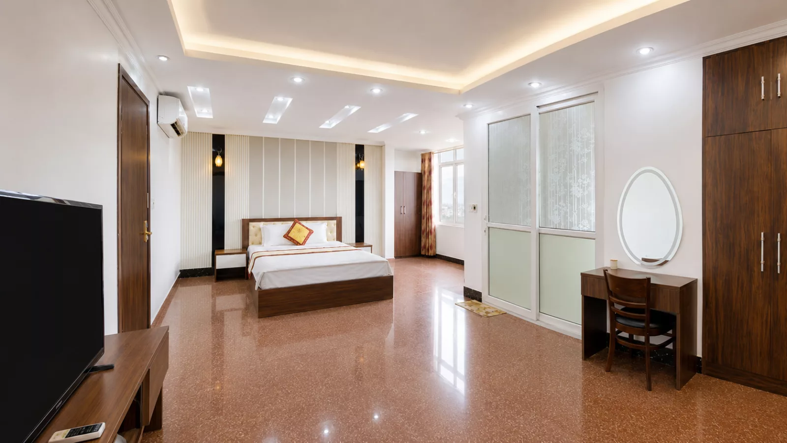 Phòng nghỉ cao cấp tại Crown Hotel Thái Nguyên