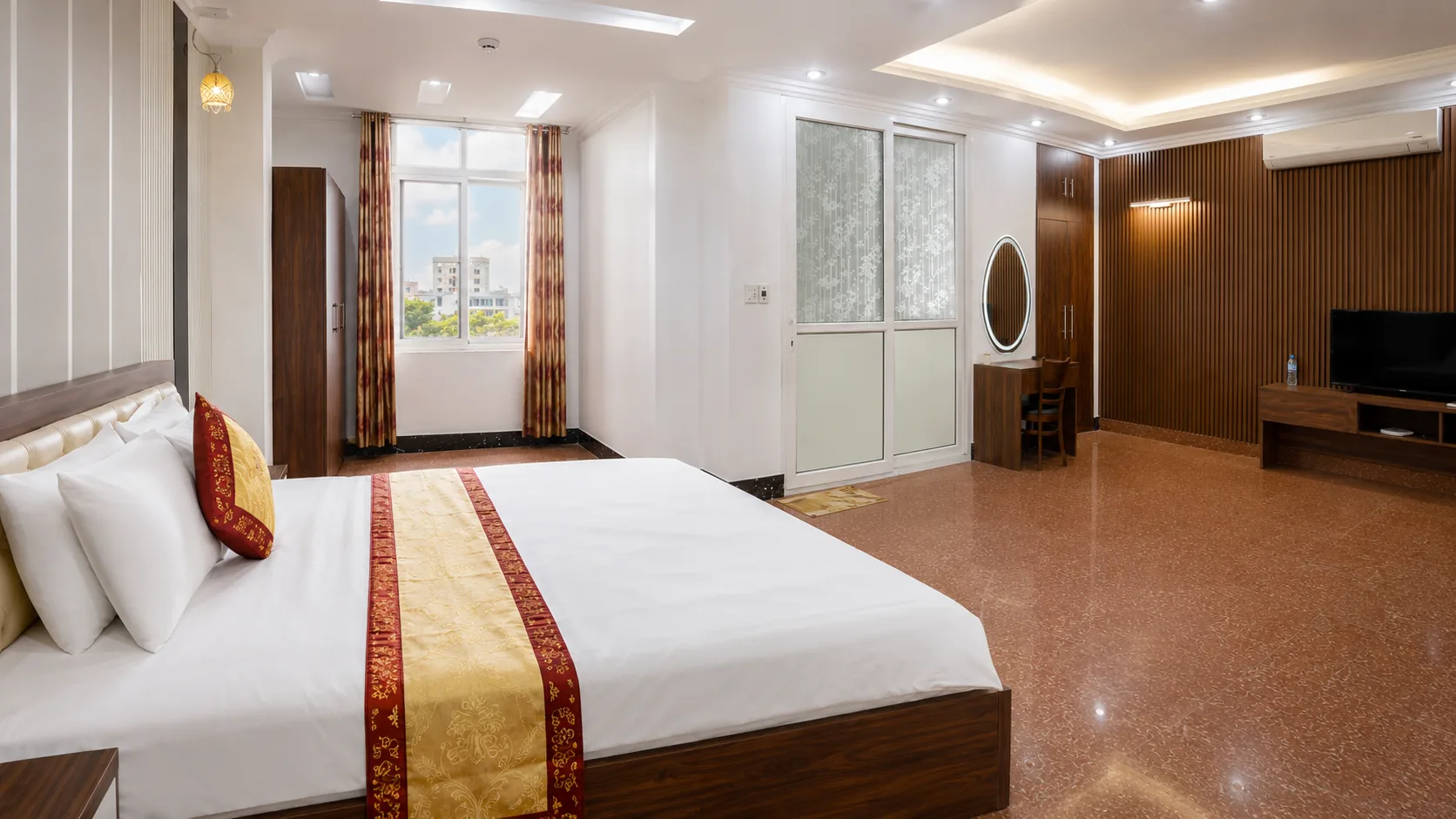 Sảnh tiệc cưới sang trọng tại Crown Palace Thái Nguyên