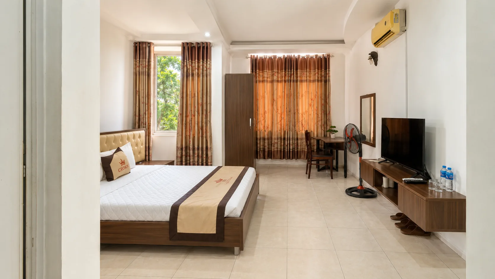 Sảnh tiệc cưới Crown Palace Thái Nguyên với kiến trúc châu Âu sang trọng